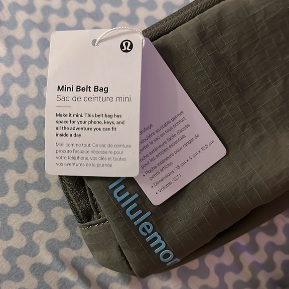 Lululemon Mini Everywhere Belt Bag - Picture 3 of 8